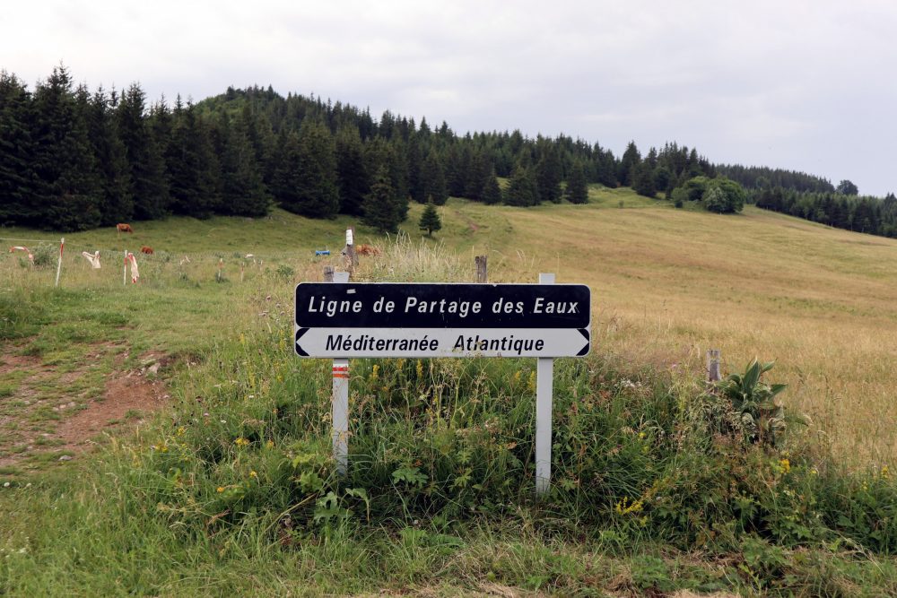 Sur la Ligne de Partage des Eaux, chemin à thème